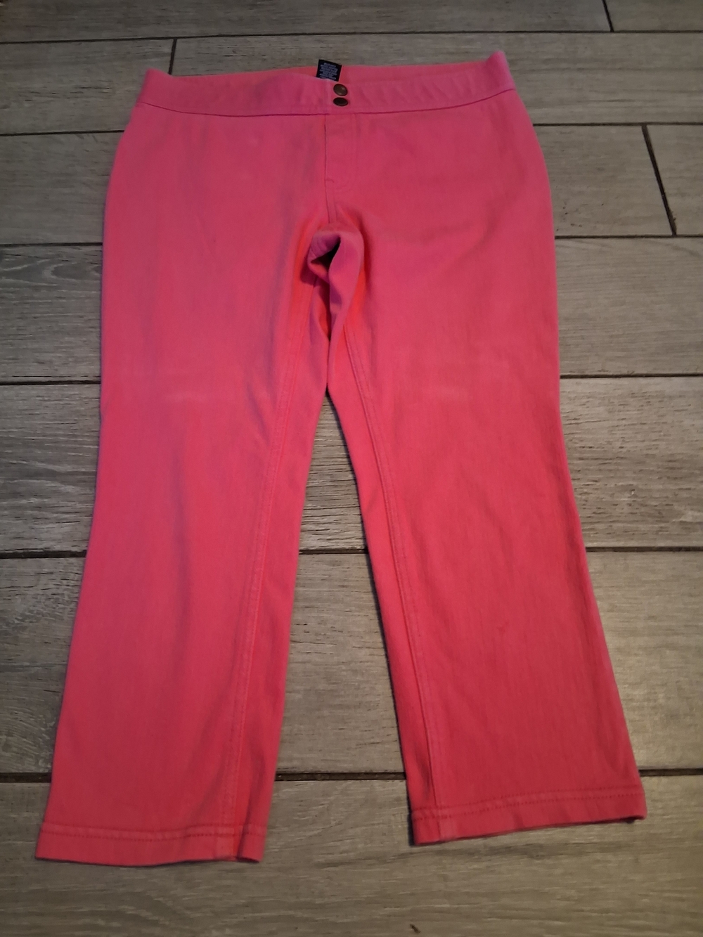 HUE Pink Stretch Capri Leggings